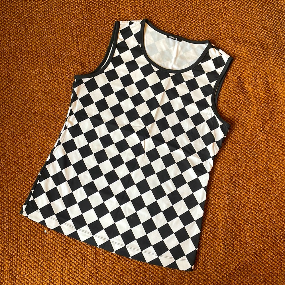 Stretchy black and white tank top